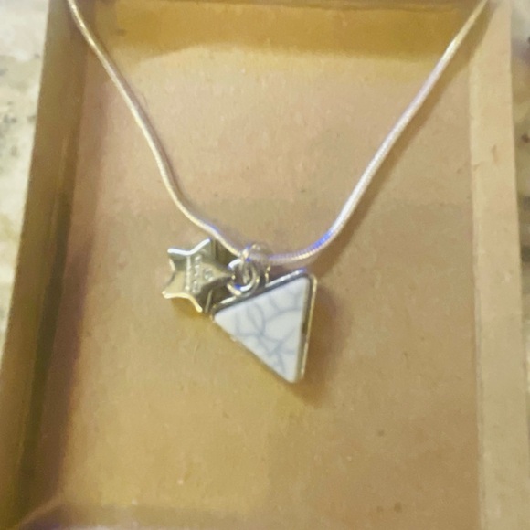 Cute Gucci Star Logo pendant with vintage charm and Chain - Picture 3 of 4